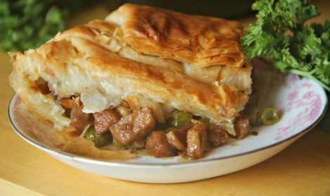 Etli ve Bezelyeli Çıtır Börek Tarifi