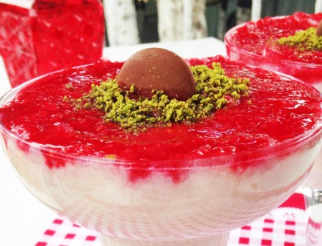 Kupta Muhallebili Frambuazlı Güllaç Tarifi