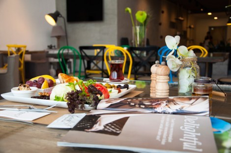 Laura’s Boutique & Cafe