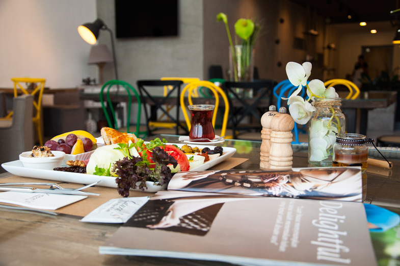 Laura’s Boutique & Cafe