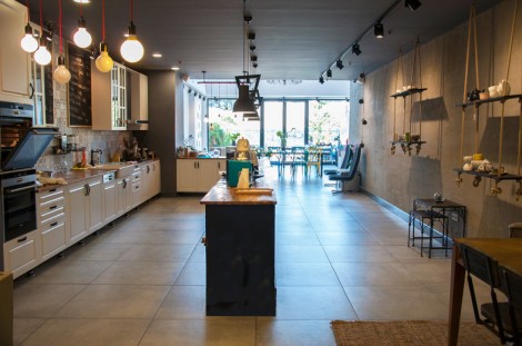 Laura’s Boutique & Cafe