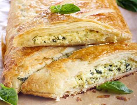 Peynirli Ispanaklı Börek Tarifi 