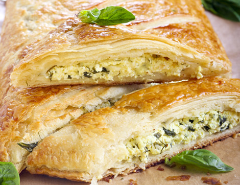 Çıtır Çıtır Bir Lezzet: Peynirli Ispanaklı Börek