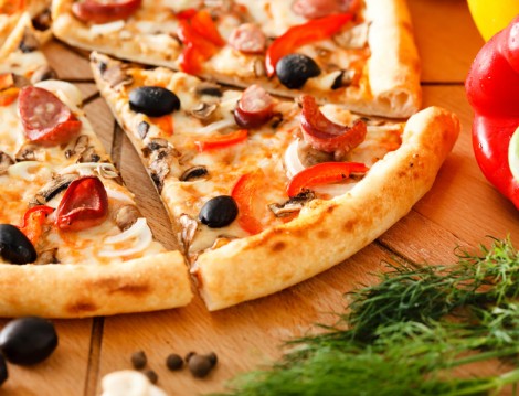 Ev Yapımı Pizza Tarifi