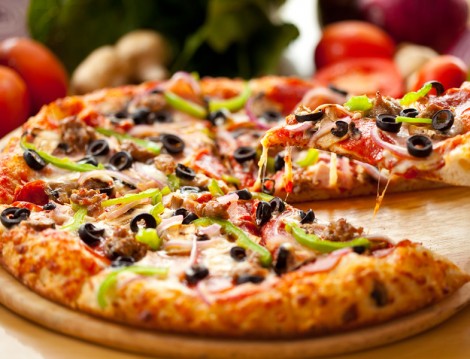 Ev Yapımı Pizza Tarifi