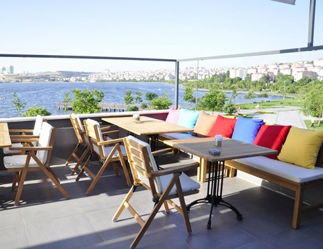 Göl Manzaralı Huzur Dolu Bir Mekan “Love Garden”