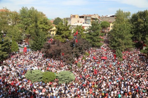 Kardeşliğimizin Pekişmesi Gereken Bu Günlerde Nasıl Davranmalıyız