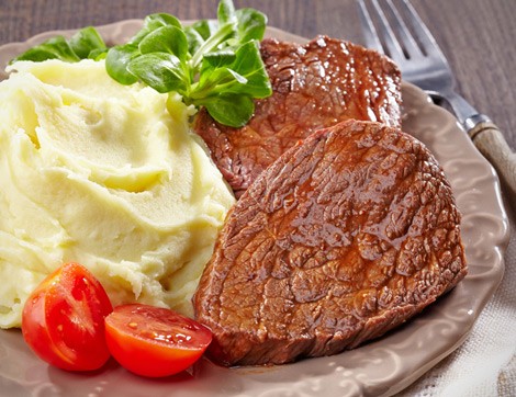 Patates Püresi Eşliğinde Salçalı Biftek
