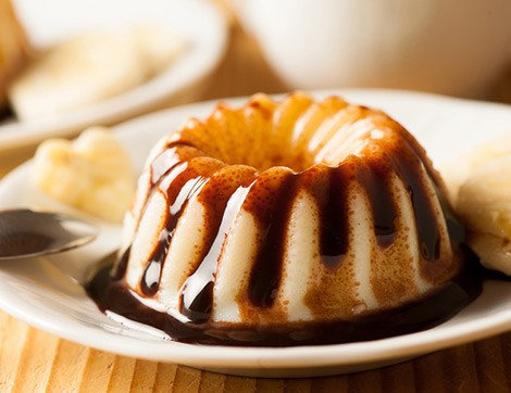 Çikolata Soslu Vanilyalı Puding Tarifi