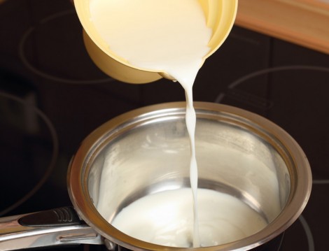 Çikolata Soslu Vanilyalı Puding Tarifi