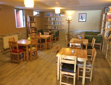 Alkolsüz Mekanlar Hermes Kitap Cafe Fatih