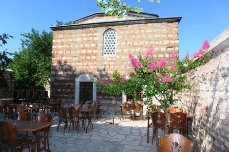 Caferağa Medresesi Cafe ve Türk El Sanatları Kursu