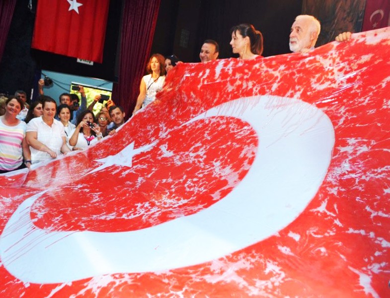 Ebru Sanatçısı Suna Koçal