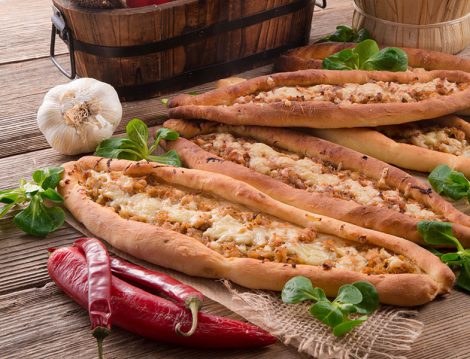 Kaşarlı Kıymalı Pide