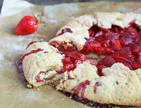 Tart Kalıbı Olmayanlara Çilekli Galette Tarifi