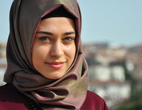 Oyuncu Büşra Ayaydın: Tesettürüm Yüzünden Birçok Kapı Kapanıyor
