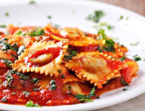 Domates Soslu Peynirli Ravioli
