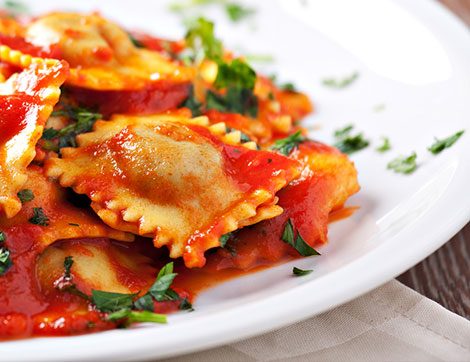 Domates Soslu Peynirli Ravioli Nasıl Yapılır?