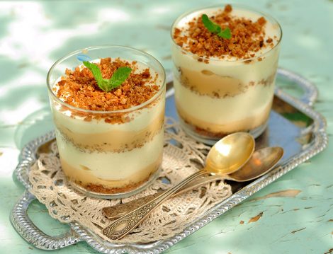 Karamel Soslu ve Muzlu Muhallebi Tarifi