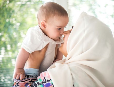 Anne Bebeğini 2 Yaşına Kadar Emzirmek Zorunda mı