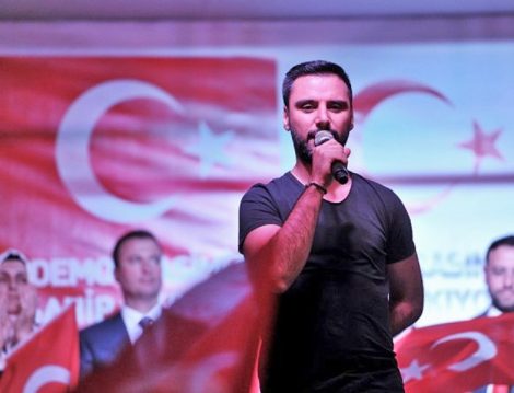 Demokrasiye Destek Veren Ünlüler ve Sanatçılar Alişan