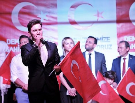 Demokrasiye Destek Veren Ünlüler ve Sanatçılar Mustafa Ceceli
