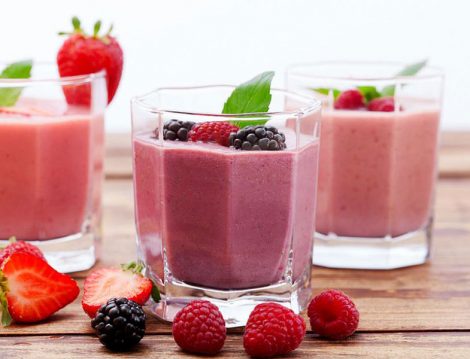 Orman Meyveli Smoothie Tarifi