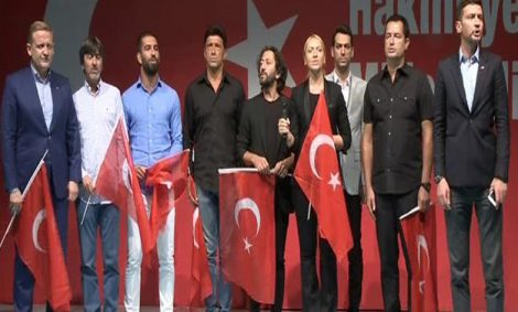 Ünlülerden Demokrasiye Destek