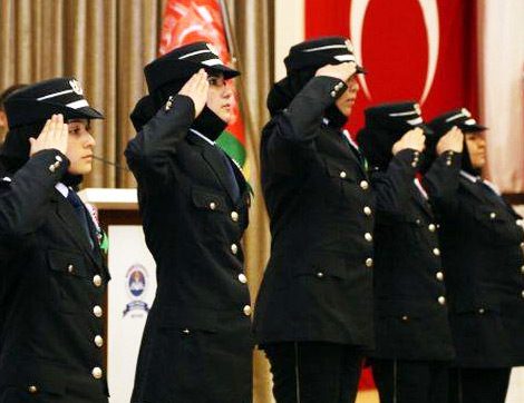 Kadın Polislerin Başörtüsü Kullanması Artık Serbest!