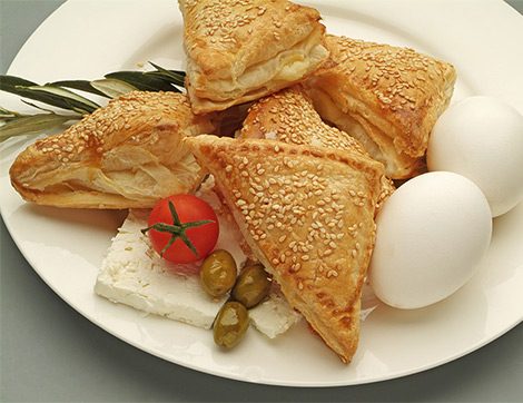 El Açması Üçgen Börek Nasıl Yapılır?