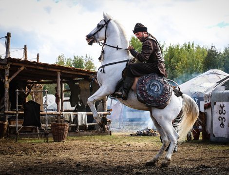 ‘Ertuğrul Bey’ Sosyal Medya Canlı Yayınında!