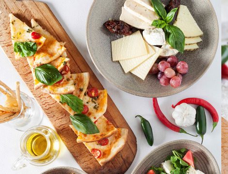 Bol Peynirli Ev Yapımı Pizza Tarifi