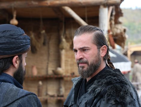 Diriliş Ertuğrul “Kılıçların Parladığı An!”
