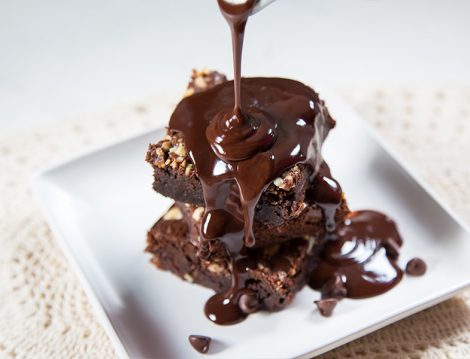 Nefes Kesen Görüntüsü İle Çikolatalı Brownie Tarifi