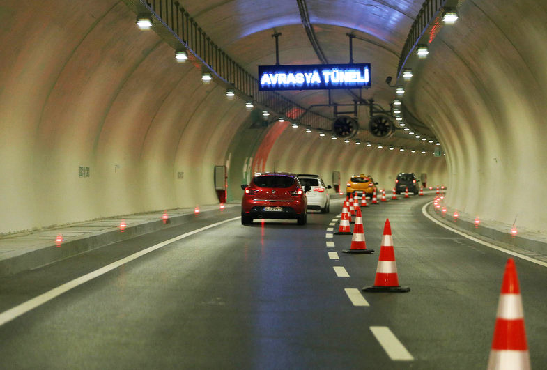 Ulaşımda Çığır Açan Avrasya Tünelinden Araç Geçişi Başladı