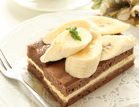 Muz Kremalı Kakaolu Kek Tarifi