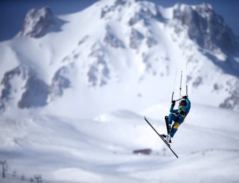 Türkiye'nin Alpleri Konumunda Bulunan Erciyes'te Kar Bereketi