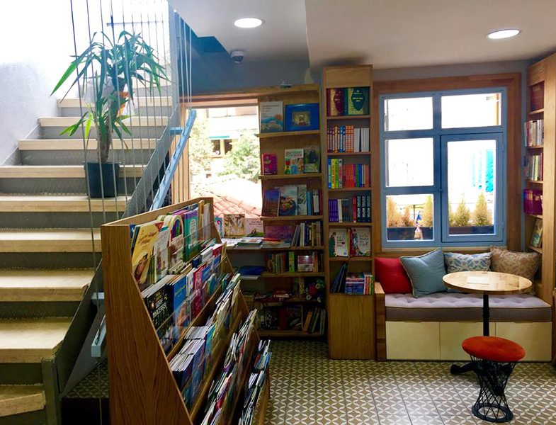 Çengelköy’ün En Yeni Kitap Kafesi Babil Mekan