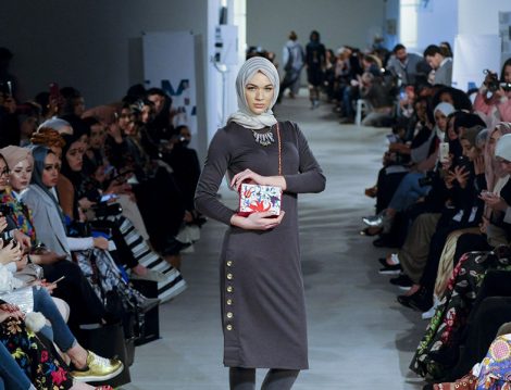 Londra Moda Haftası İlk Muhafazakar Modacılarını Ağırlıyor