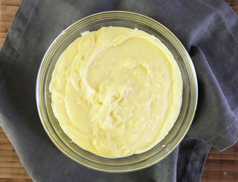 3 Malzeme ile Yumuşacık Cheesecake Tarifi