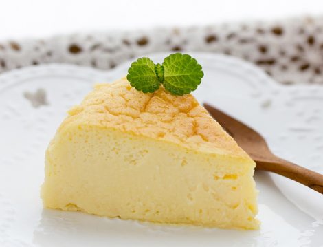 3 Malzeme ile Yumuşacık Cheesecake Tarifi