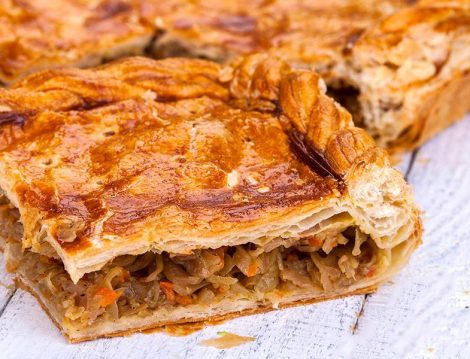2017’nin 4. İftar Menüsüne Nefis Cevizli Soğanlı Çıtır Börek Tarifi