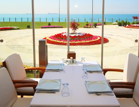 Çatladıkapı Sosyal Tesisleri’nde Deniz Esintili İftar Sofraları