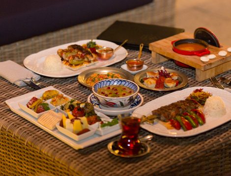 Çırağan'da Açık Havada Boğaz Üzerinde İftar ve Sahur Ziyafet