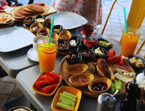 Kadıköy Moda'da Genç Bir Mekan Kev Cafe