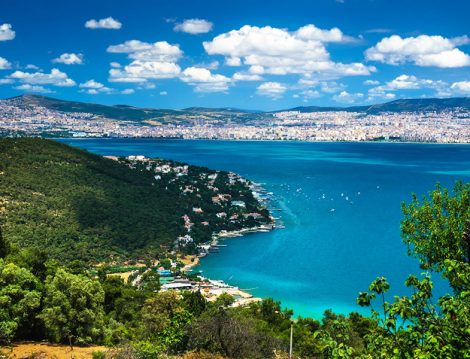 Masmavi Deniziyle Türkiye'nin En Güzel Adalarından Biri Büyükada