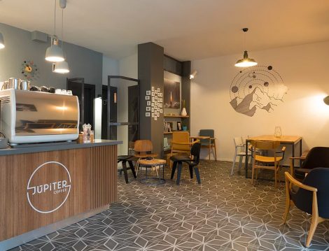 Şehrin Merkezindeki Güzel Kahve Kokularının Kaynağı Coffee Jupiter