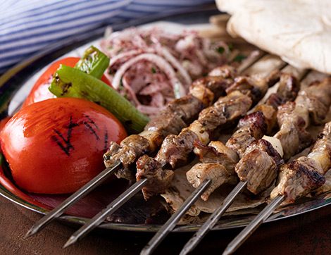 HuQQabaz Yorumuyla Anadolu’nun Dumanı Üstünde Lezzeti: ShisQebab!