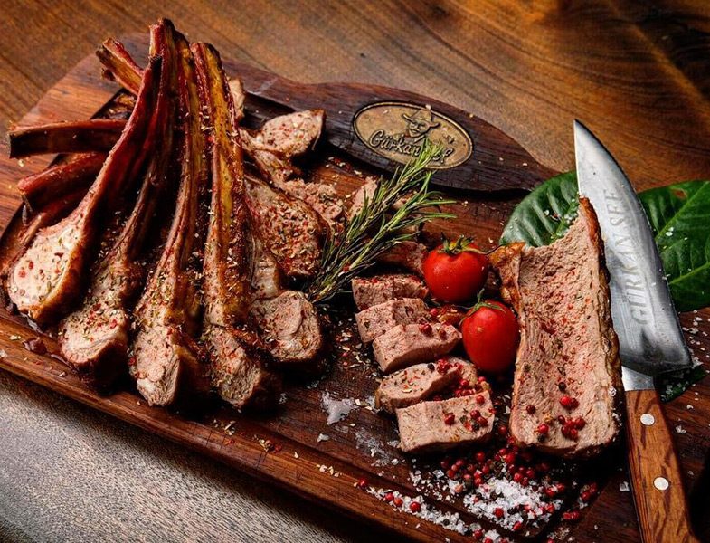 Gürkan Şef Steakhouse Yemeğin Şova Dönüştüğü Mekan