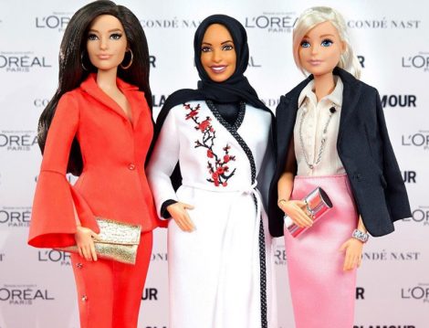 Oyuncak Tarihindeki İlk Başörtülü Barbie